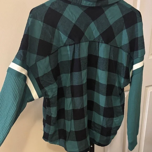 SO Green and Black Plaid Shirt - Picture 3 of 4